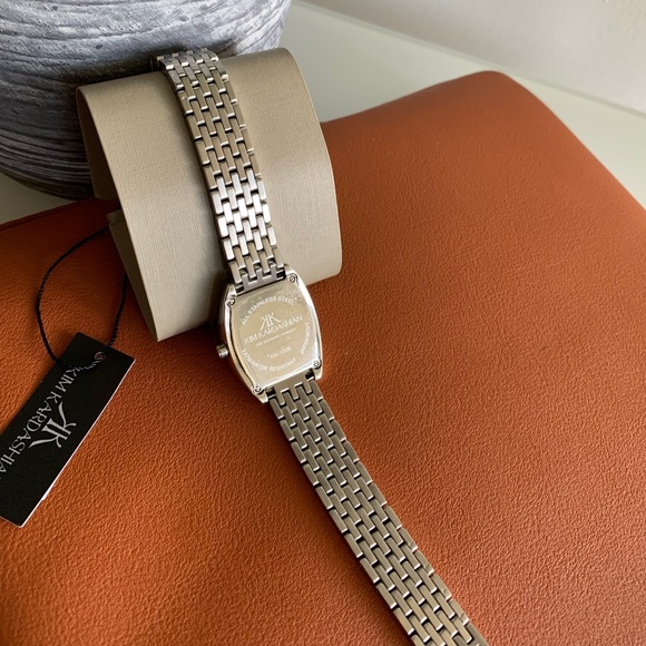 New Authentic Kim Kardashian Watch - Picture 3 of 3